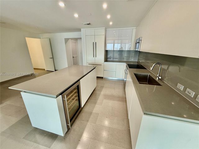 68 SE 6th Street 2707, Miami, FL 33131