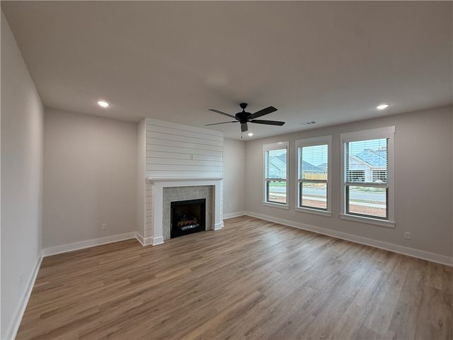 120 Bloodhound Avenue, Farmington, AR 72730