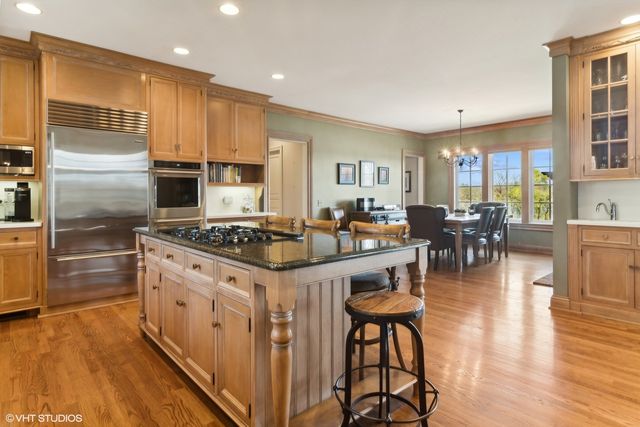 65 ROUND BARN Road, Barrington Hills, IL 60010