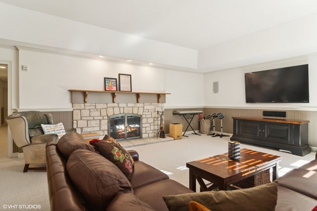 65 ROUND BARN Road, Barrington Hills, IL 60010