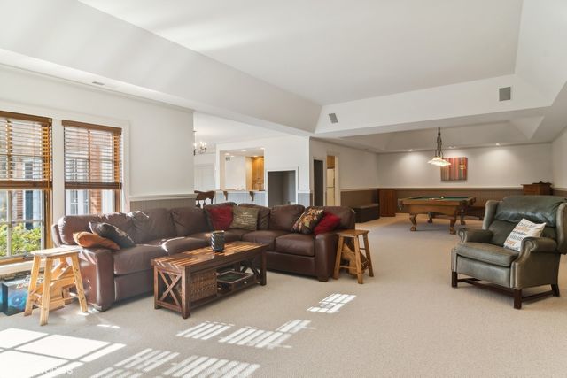 65 ROUND BARN Road, Barrington Hills, IL 60010