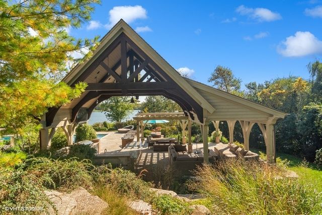 65 ROUND BARN Road, Barrington Hills, IL 60010