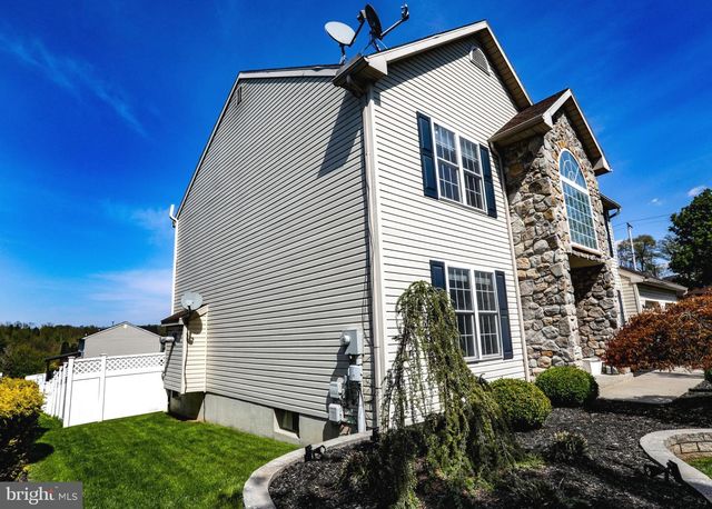 4961 DUNHAM DR, Reading, PA 19606