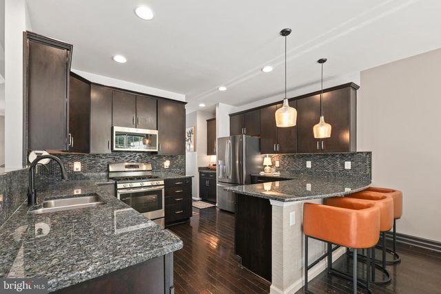 25333 WAKESTONE PARK TER, Chantilly, VA 20152