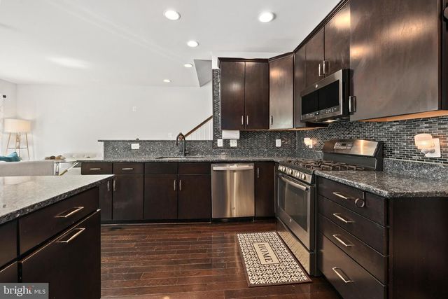 25333 WAKESTONE PARK TER, Chantilly, VA 20152