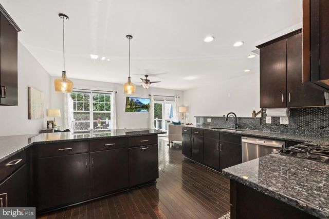 25333 WAKESTONE PARK TER, Chantilly, VA 20152