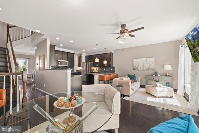 25333 WAKESTONE PARK TER, Chantilly, VA 20152