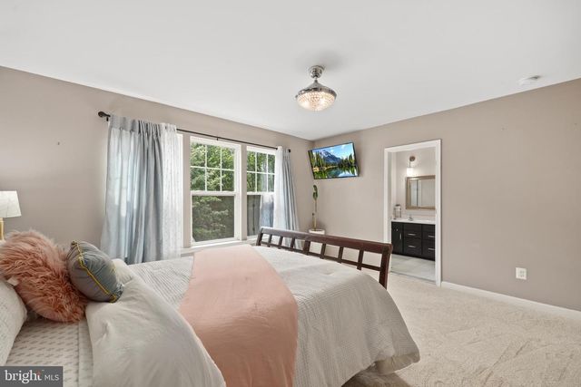 25333 WAKESTONE PARK TER, Chantilly, VA 20152