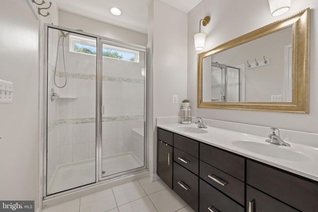 25333 WAKESTONE PARK TER, Chantilly, VA 20152