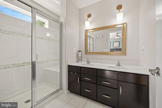 25333 WAKESTONE PARK TER, Chantilly, VA 20152