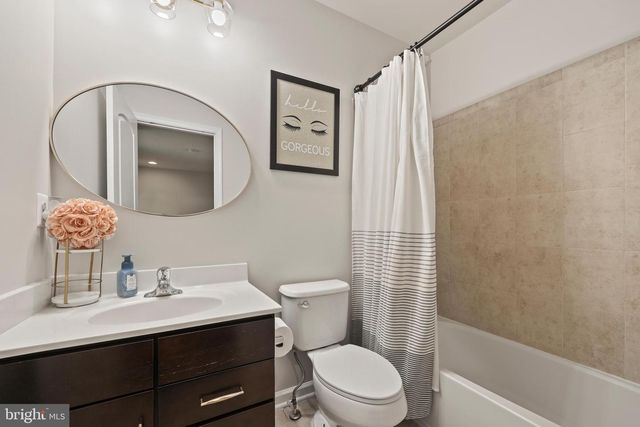 25333 WAKESTONE PARK TER, Chantilly, VA 20152