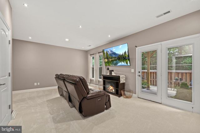 25333 WAKESTONE PARK TER, Chantilly, VA 20152