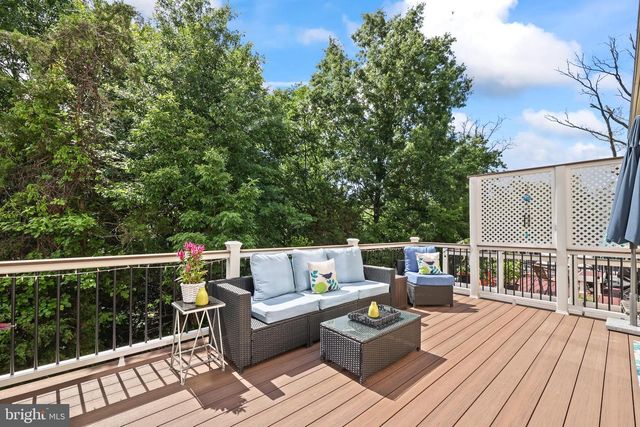 25333 WAKESTONE PARK TER, Chantilly, VA 20152