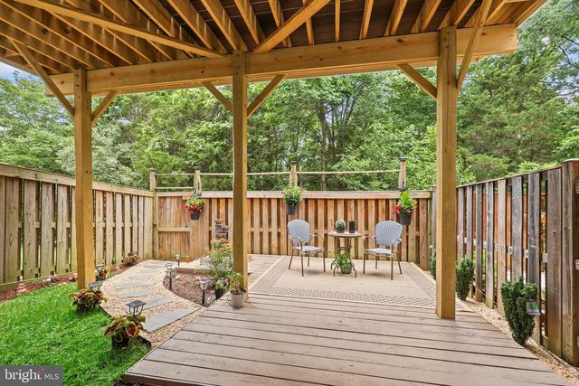 25333 WAKESTONE PARK TER, Chantilly, VA 20152