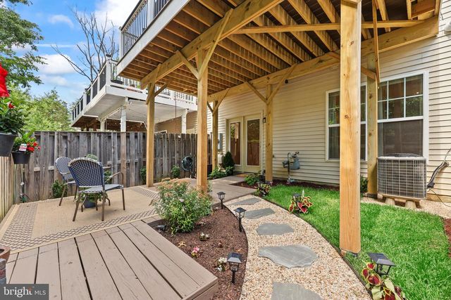 25333 WAKESTONE PARK TER, Chantilly, VA 20152