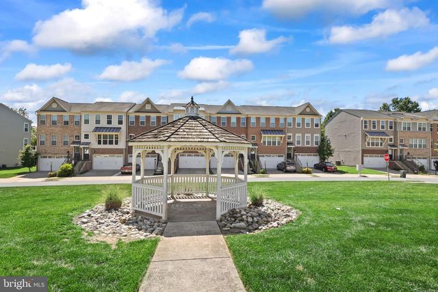 25333 WAKESTONE PARK TER, Chantilly, VA 20152