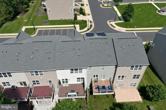 25333 WAKESTONE PARK TER, Chantilly, VA 20152