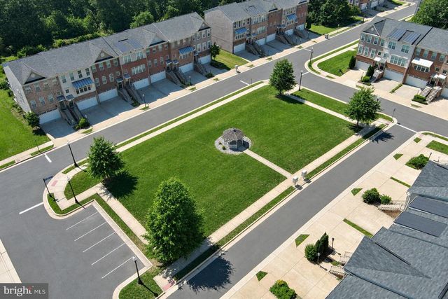 25333 WAKESTONE PARK TER, Chantilly, VA 20152