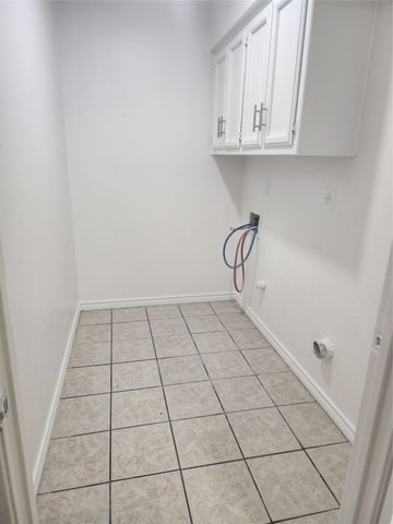 3900 Camelot Street D, Denton, TX 76209