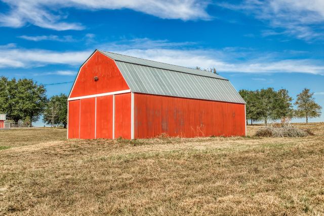 2528 Wunderlich Road, Fayetteville, TX 78940