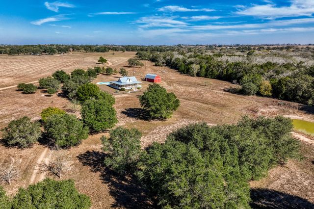 2528 Wunderlich Road, Fayetteville, TX 78940