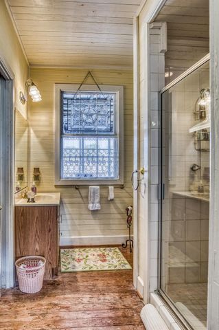 2528 Wunderlich Road, Fayetteville, TX 78940