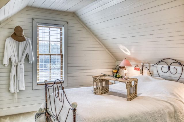 2528 Wunderlich Road, Fayetteville, TX 78940