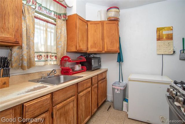 15872 Coyle Street, Detroit, MI 48227