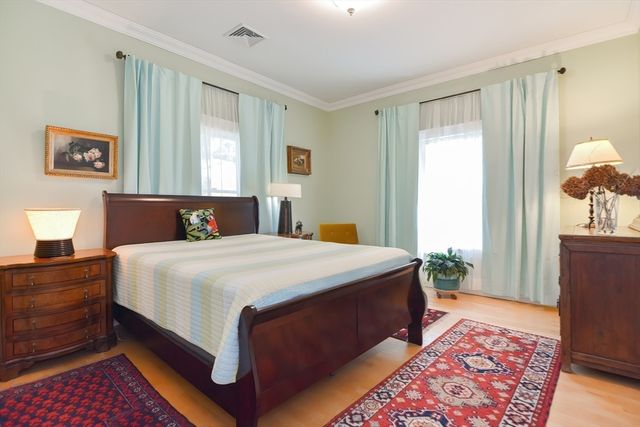 3 Forest St 3, Newton, MA 02461