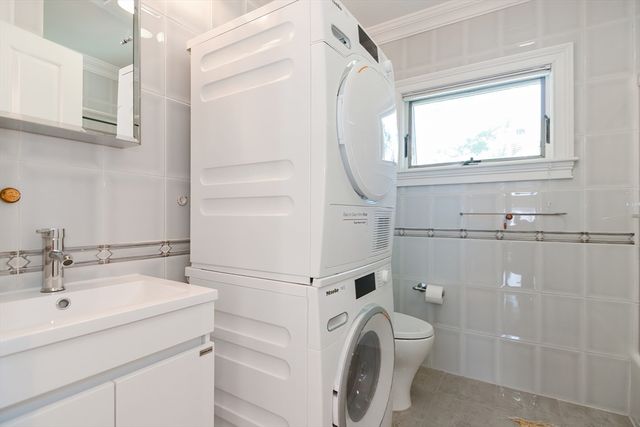 3 Forest St 3, Newton, MA 02461