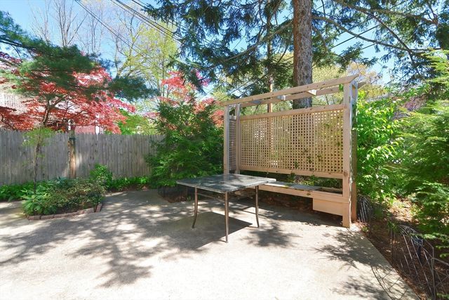 3 Forest St 3, Newton, MA 02461