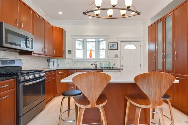 3 Forest St 3, Newton, MA 02461