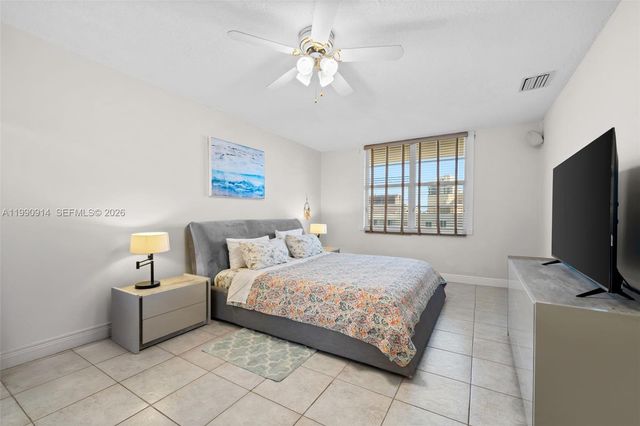 3725 S Ocean Drive PH18, Hollywood, FL 33019