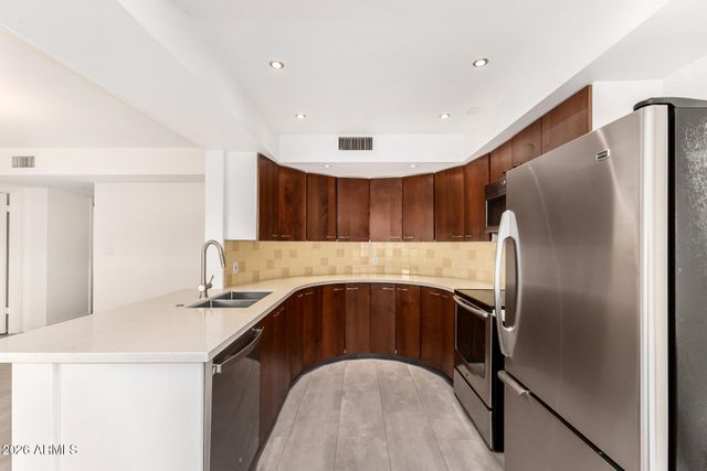 3713 E GLENROSA Avenue, Phoenix, AZ 85018