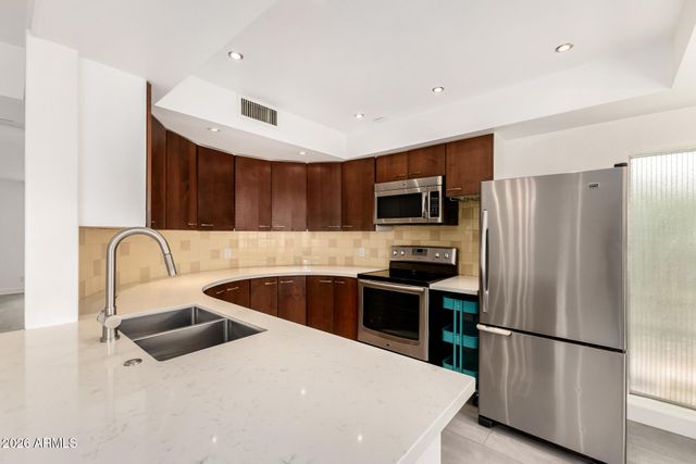 3713 E GLENROSA Avenue, Phoenix, AZ 85018