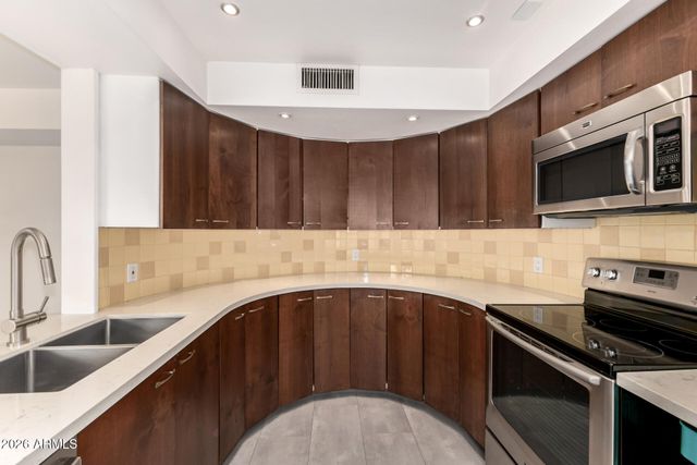 3713 E GLENROSA Avenue, Phoenix, AZ 85018