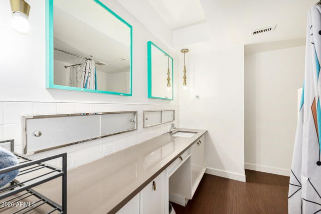 3713 E GLENROSA Avenue, Phoenix, AZ 85018