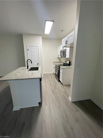 1015 Sharon Street, High Point, NC 27260