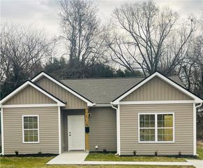 1015 Sharon Street, High Point, NC 27260