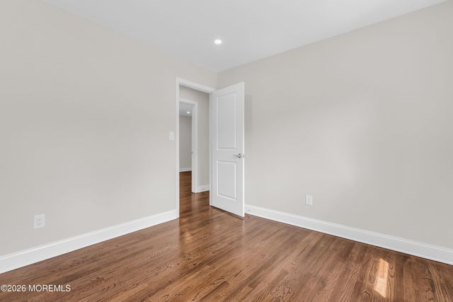 11 W Park Avenue, Belford, NJ 07718