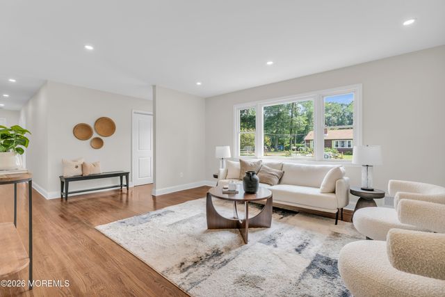 11 W Park Avenue, Belford, NJ 07718