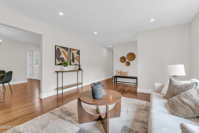 11 W Park Avenue, Belford, NJ 07718