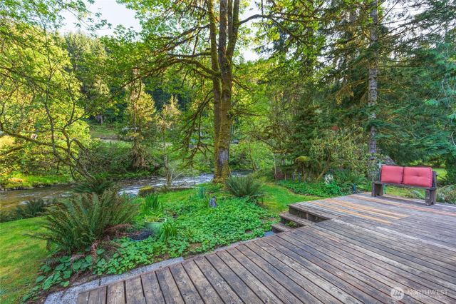 8216 Rose Valley Road, Kelso, WA 98626