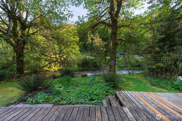 8216 Rose Valley Road, Kelso, WA 98626