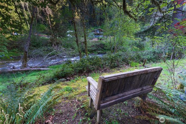 8216 Rose Valley Road, Kelso, WA 98626