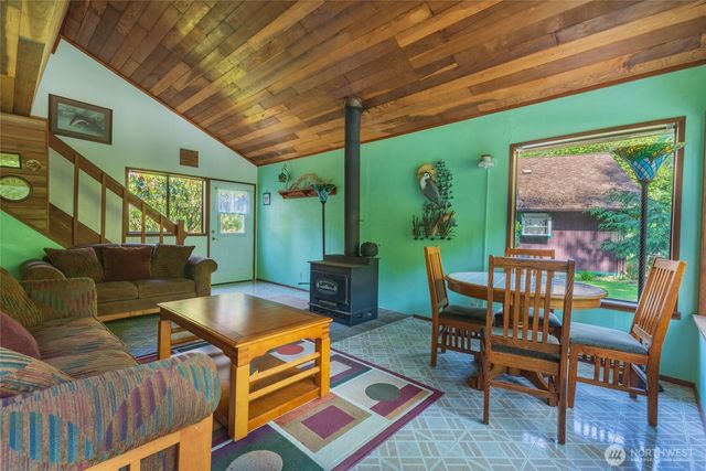 8216 Rose Valley Road, Kelso, WA 98626