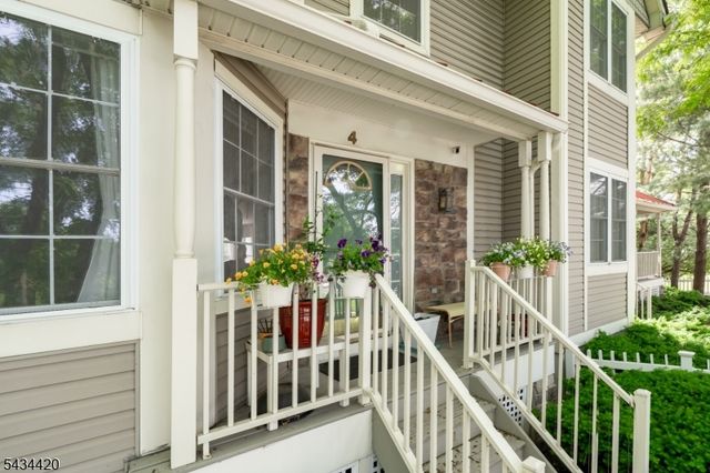 4 The Arbors, New Providence Boro, NJ 07974