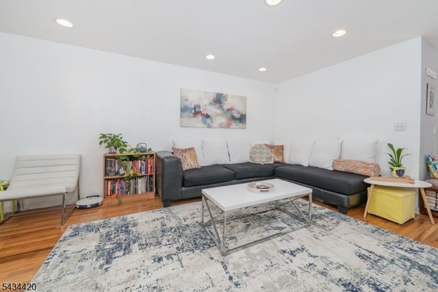 4 The Arbors, New Providence Boro, NJ 07974