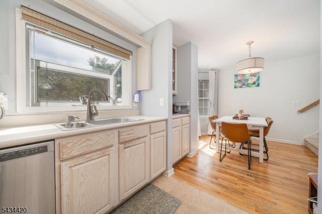 4 The Arbors, New Providence Boro, NJ 07974