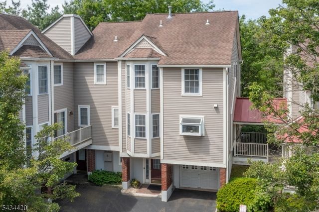 4 The Arbors, New Providence Boro, NJ 07974